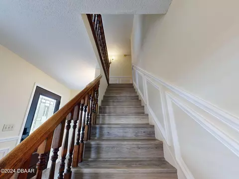 Entry Way - 30 Choctaw Trl, Ormond Beach, FL 32174 photo 6 of 11