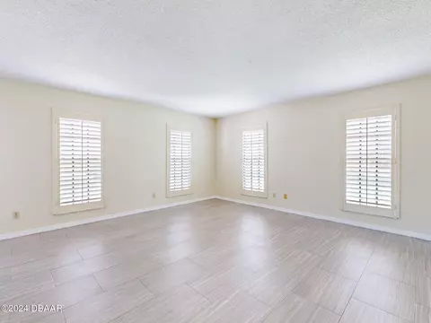 Living - 30 Choctaw Trl, Ormond Beach, FL 32174 photo 2 of 18