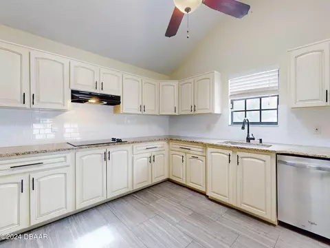 Kitchen - 30 Choctaw Trl, Ormond Beach, FL 32174 photo 6 of 15