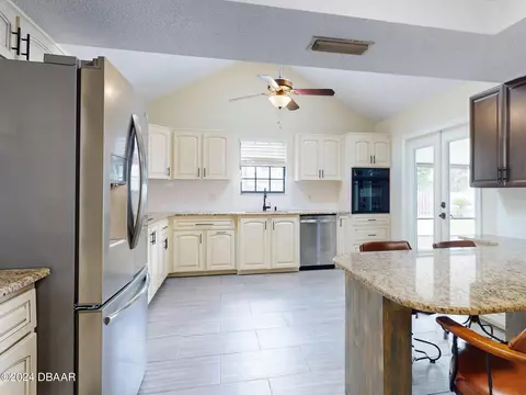 Kitchen - 30 Choctaw Trl, Ormond Beach, FL 32174 photo 3 of 15