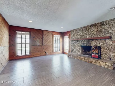 Living - 30 Choctaw Trl, Ormond Beach, FL 32174 photo 15 of 18
