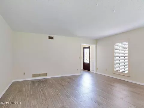 Living - 30 Choctaw Trl, Ormond Beach, FL 32174 photo 4 of 18