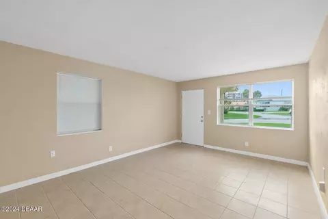 4 Sunny Shore Dr, Ormond Beach, FL 32176 photo 11
