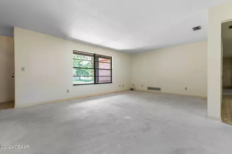 Living - 1307 Overbrook Dr, Ormond Beach, FL 32174 photo 2 of 7