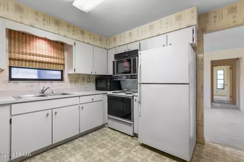 Kitchen - 1307 Overbrook Dr, Ormond Beach, FL 32174 photo 4 of 4