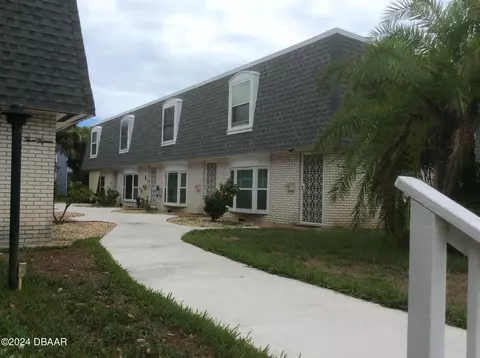 317 Glenview Blvd #2, Daytona Beach, FL 32118