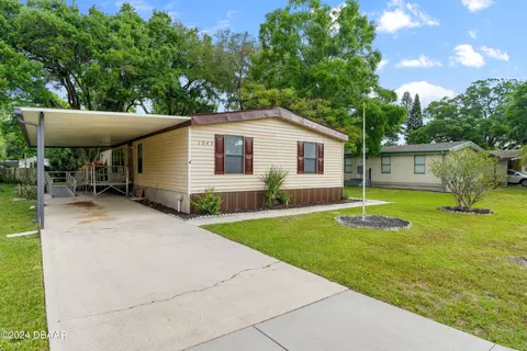 1042 Beckman Dr, Daytona Beach, FL 32119