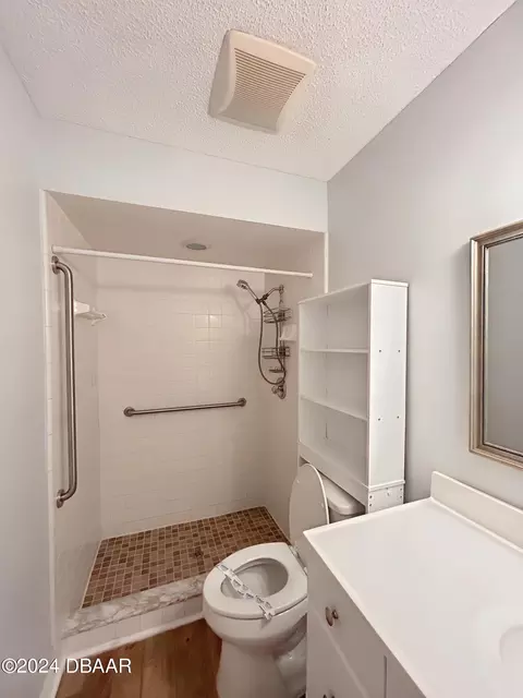 Bath - 2721 Tamarind Dr, Edgewater, FL 32141 photo 3 of 3