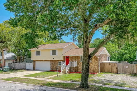 5 Woodside Dr, Port Orange, FL 32129