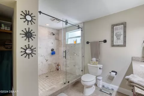Bath - 65 Sunny Shore Dr, Ormond Beach, FL 32176 photo 2 of 4