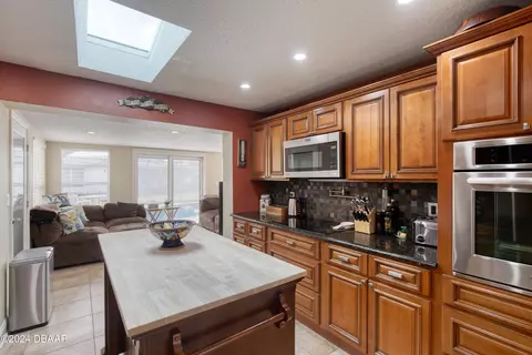 Kitchen - 65 Sunny Shore Dr, Ormond Beach, FL 32176 photo 1 of 4