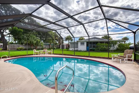 Exterior - 65 Sunny Shore Dr, Ormond Beach, FL 32176 photo 10 of 14