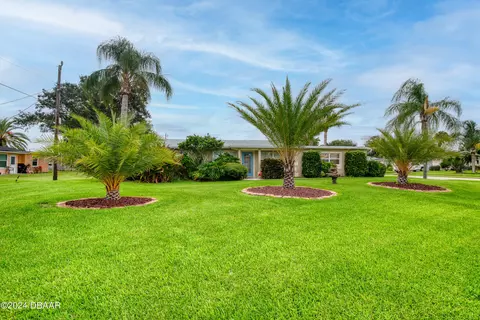 Exterior - 65 Sunny Shore Dr, Ormond Beach, FL 32176 photo 3 of 14