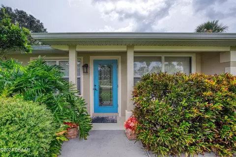 Exterior - 65 Sunny Shore Dr, Ormond Beach, FL 32176 photo 5 of 14