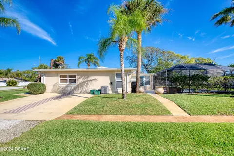 Exterior - 65 Sunny Shore Dr, Ormond Beach, FL 32176 photo 7 of 14