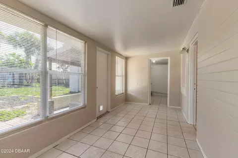 Entry Way - 44 Alamanda Dr, Ormond Beach, FL 32176 photo 2 of 2