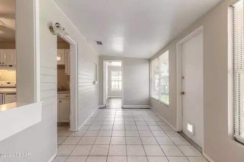 Entry Way - 44 Alamanda Dr, Ormond Beach, FL 32176 photo 1 of 2