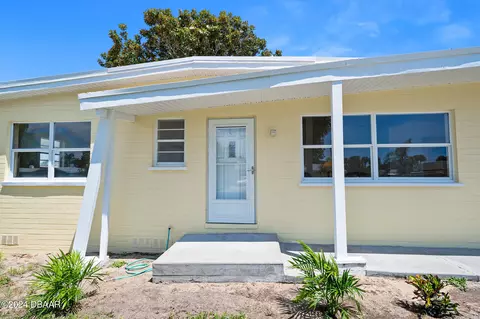 Exterior - 111 Ray Mar Dr, Ormond Beach, FL 32176 photo 6 of 7