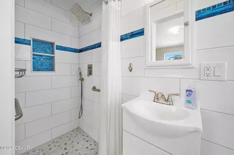 Bath - 111 Ray Mar Dr, Ormond Beach, FL 32176 photo 2 of 4
