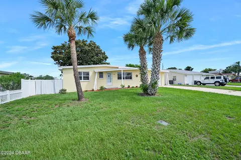 111 Ray Mar Dr, Ormond Beach, FL 32176