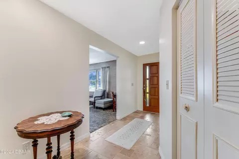Entry Way - 841 W River Oak Dr, Ormond Beach, FL 32174 photo 2 of 3