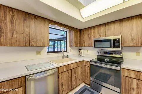 Kitchen - 841 W River Oak Dr, Ormond Beach, FL 32174 photo 3 of 3
