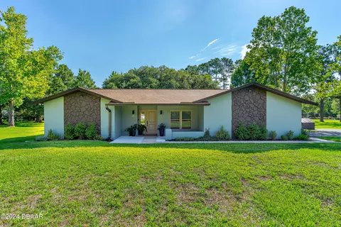 170 Country Circle Dr W, Port Orange, FL 32128