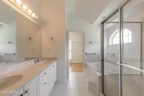 Bath - 3611 Mallow Dr, Ormond Beach, FL 32174 photo 3 of 5