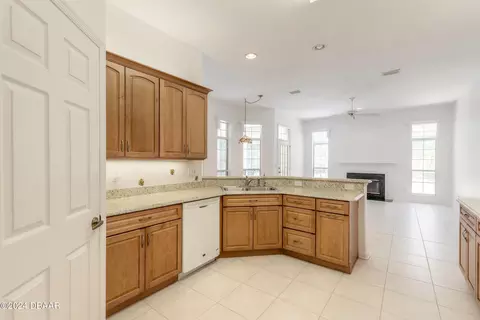Kitchen - 3611 Mallow Dr, Ormond Beach, FL 32174 photo 2 of 5