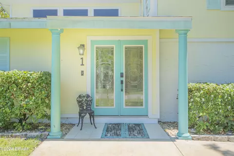 Exterior - 1 Castle Manor Dr, Ormond Beach, FL 32174 photo 4 of 8