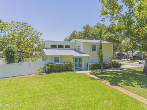 Exterior - 1 Castle Manor Dr, Ormond Beach, FL 32174 photo 7 of 8