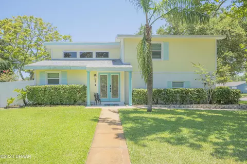 1 Castle Manor Dr, Ormond Beach, FL 32174