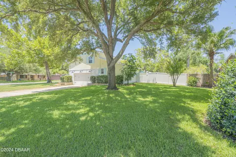Exterior - 1 Castle Manor Dr, Ormond Beach, FL 32174 photo 3 of 8