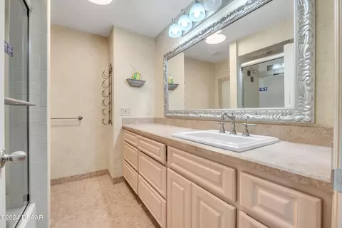 Bath - 1 Castle Manor Dr, Ormond Beach, FL 32174 photo 2 of 3