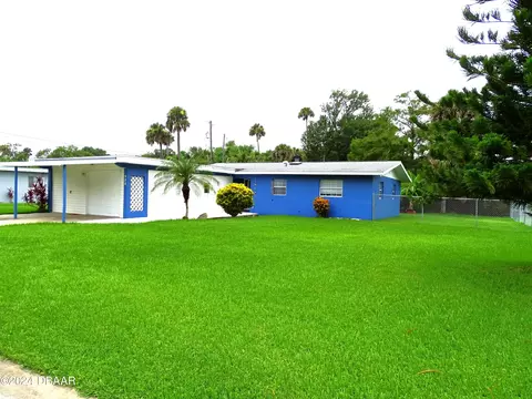 900 Temple Dr, Titusville, FL 32780