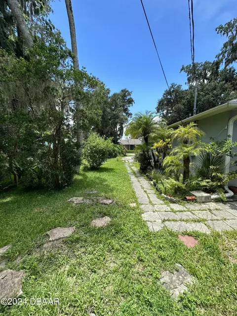 Exterior - 2521 Mango Tree Dr, Edgewater, FL 32141 photo 6 of 7