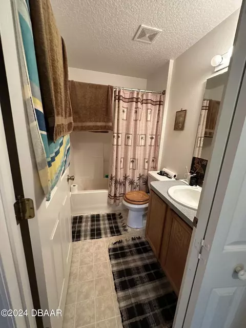 Bath - 2521 Mango Tree Dr, Edgewater, FL 32141 photo 3 of 3
