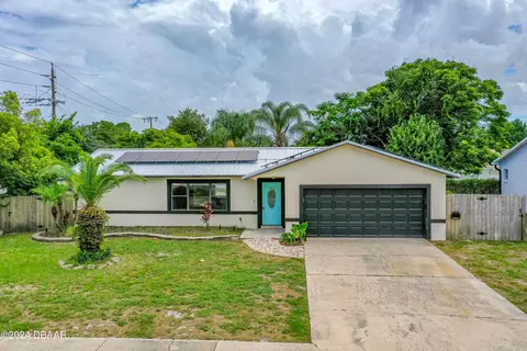 1084 Wild Holly Dr, Port Orange, FL 32129