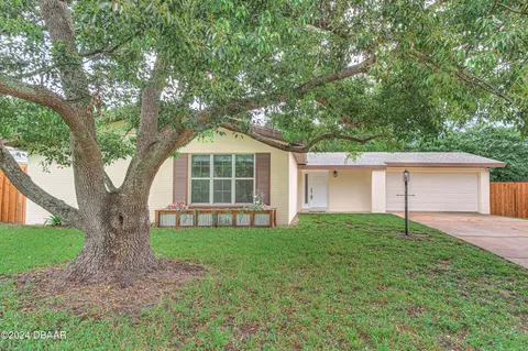 1569 Culverhouse Dr, Daytona Beach, FL 32117