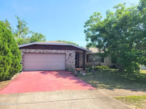 1318 S Shangri-la Dr, Daytona Beach, FL 32119