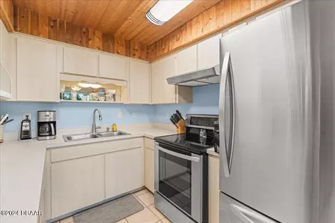 Kitchen - 1132 Landers St, Ormond Beach, FL 32174 photo 2 of 3