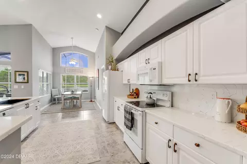Kitchen - 906 Woodstream Ln, Ormond Beach, FL 32174 photo 3 of 4