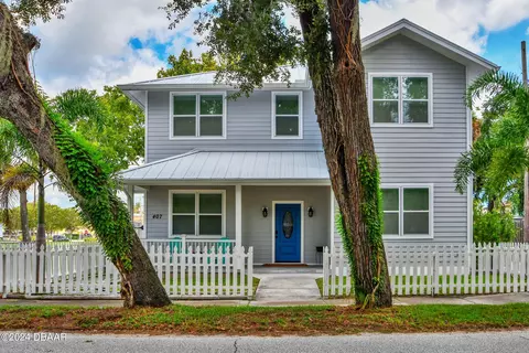407 Douglas St, New Smyrna Beach, FL 32168