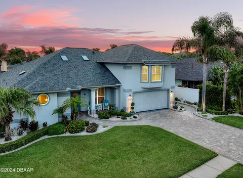 2133 Villa Way, New Smyrna Beach, FL 32169