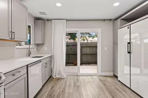 Kitchen - 236 Pine Cone Trl, Ormond Beach, FL 32174 photo 4 of 5