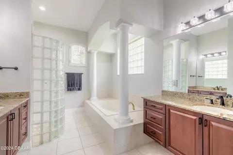 Bath - 1456 Kilrush Dr, Ormond Beach, FL 32174 photo 1 of 6