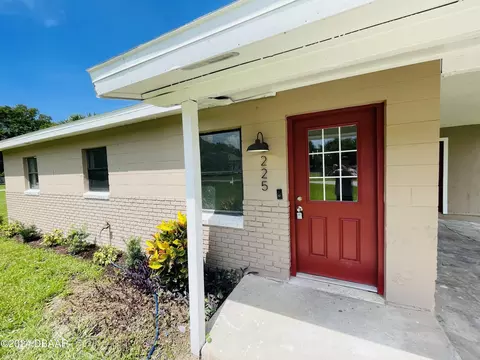 225 Cummings St, Oak Hill, FL 32759