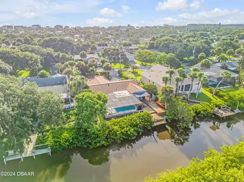 40 Oak Tree Dr, New Smyrna Beach, FL 32169