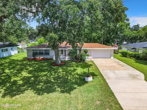 844 Ponderosa Dr, South Daytona, FL 32119