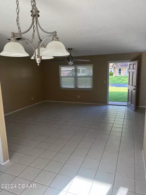 1725 Willow Oak Dr, Edgewater, FL 32132 photo 2